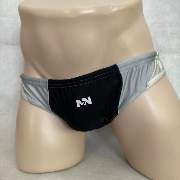 N2N Bodywear Low Rise Swimsuit 32-40" waist Gently worn Nylon / spandex - Picture 4 of 4